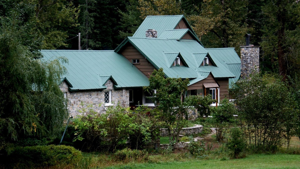 Coeur d'Alene House | BEAUTIFUL ELK MOUNTAIN RANCH ADJOINS OVER 2 MILLION ACRES OF NATIONAL FOREST!