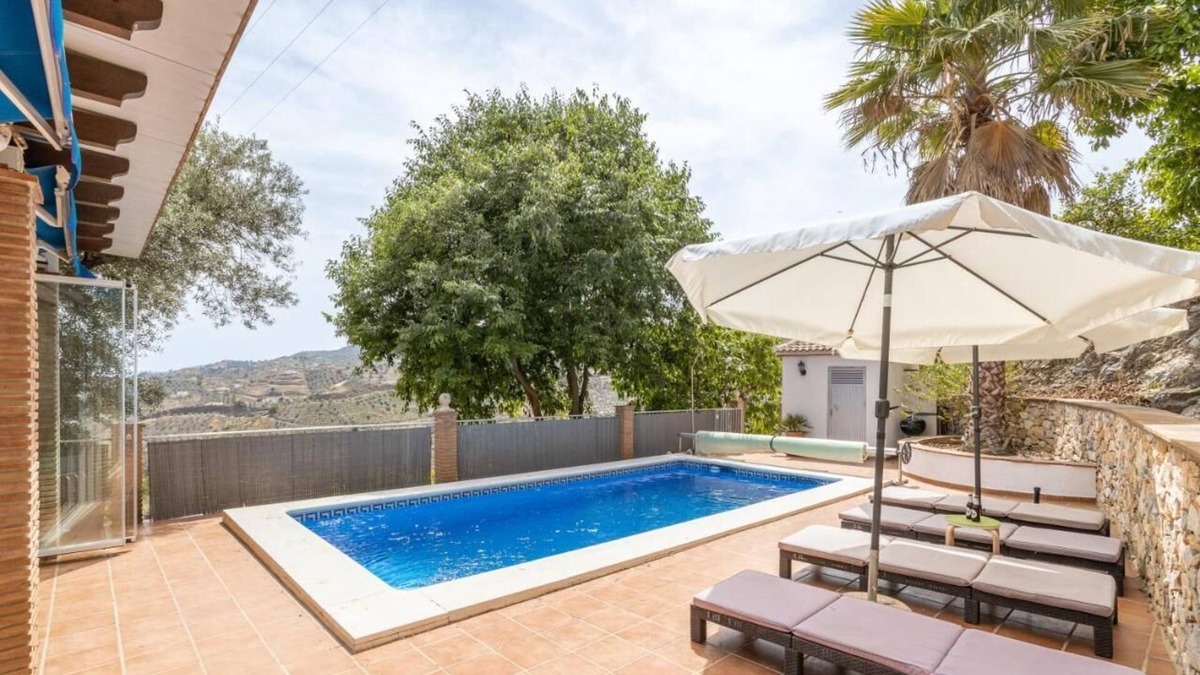 Canillas de Albaida House | Beautiful cozy villa. Heated pool