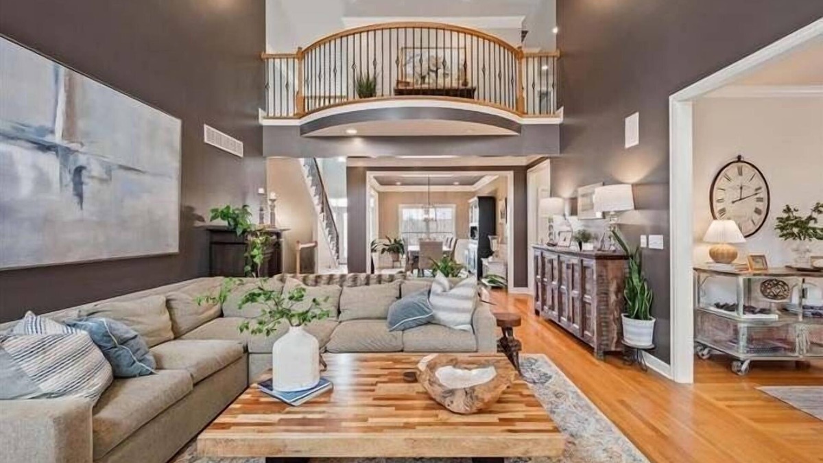 Crestwood House | Beautiful Estate Home - Perfect for Entertaining & Derby