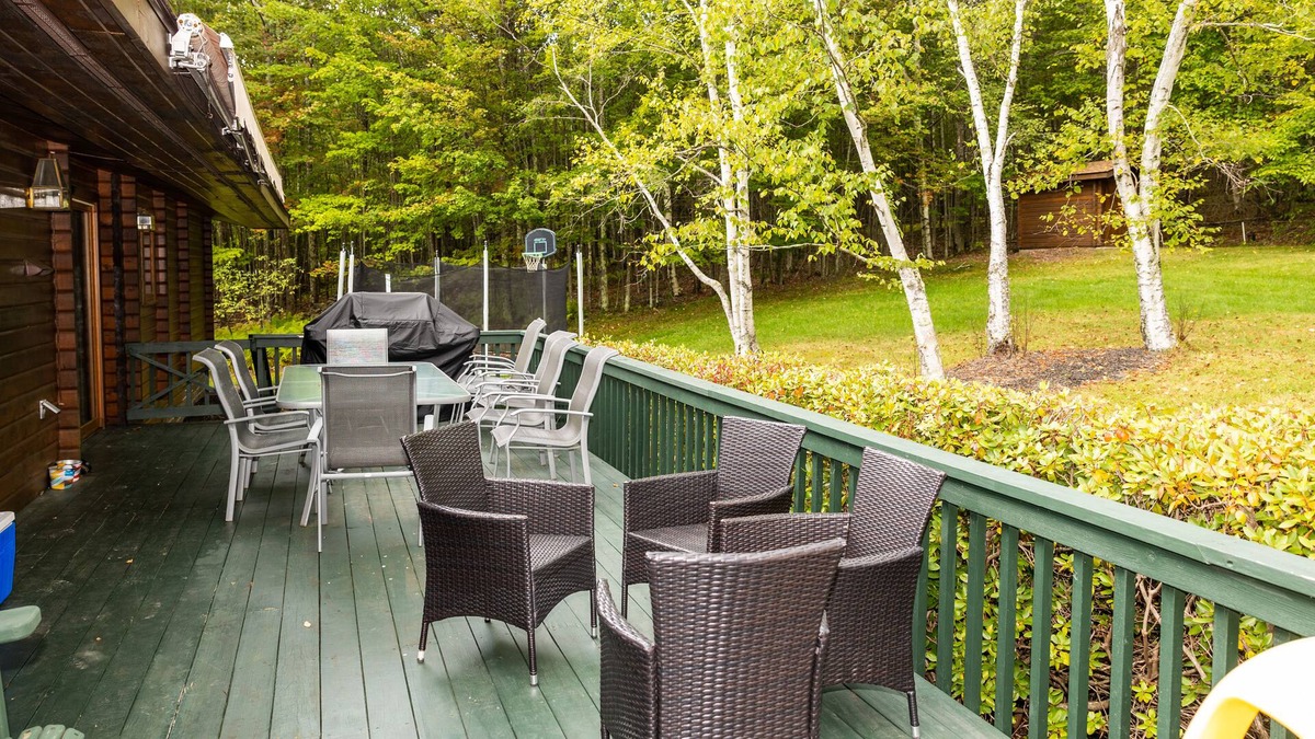 Fleischmanns Ski Chalet | Beautiful expansive ski chalet with hot tub less than 10m to Belleayre Mountain!