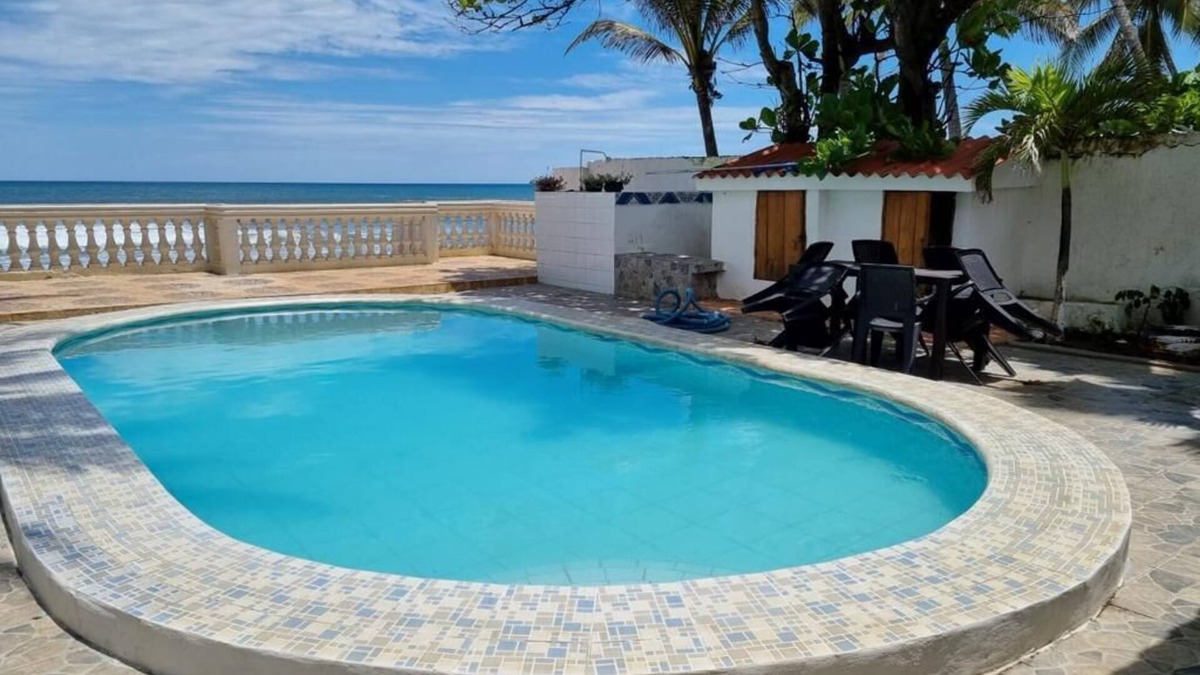 La Libertad House | Beautiful Family Beach House