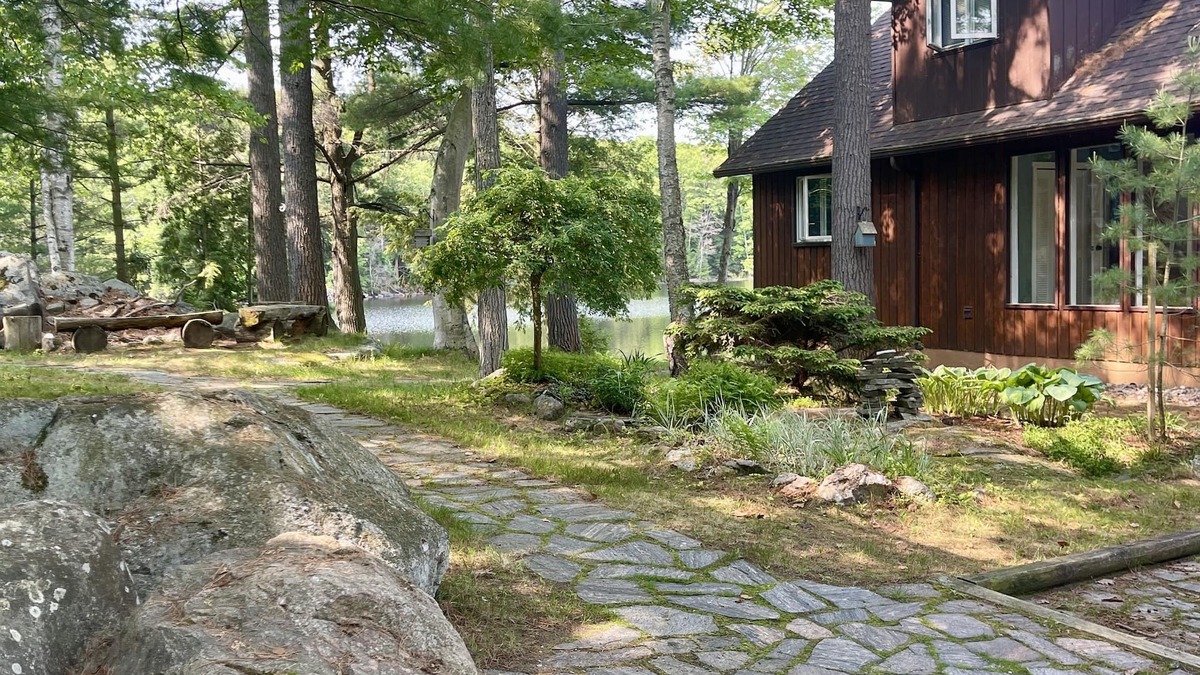 Muskoka Lakes Cottage | Beautiful family cottage on private lake in the heart of Muskoka