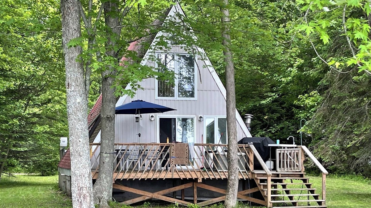 Marmora Cottage | Beautiful, Family-friendly lakefront Cottage on a popular sandbar.