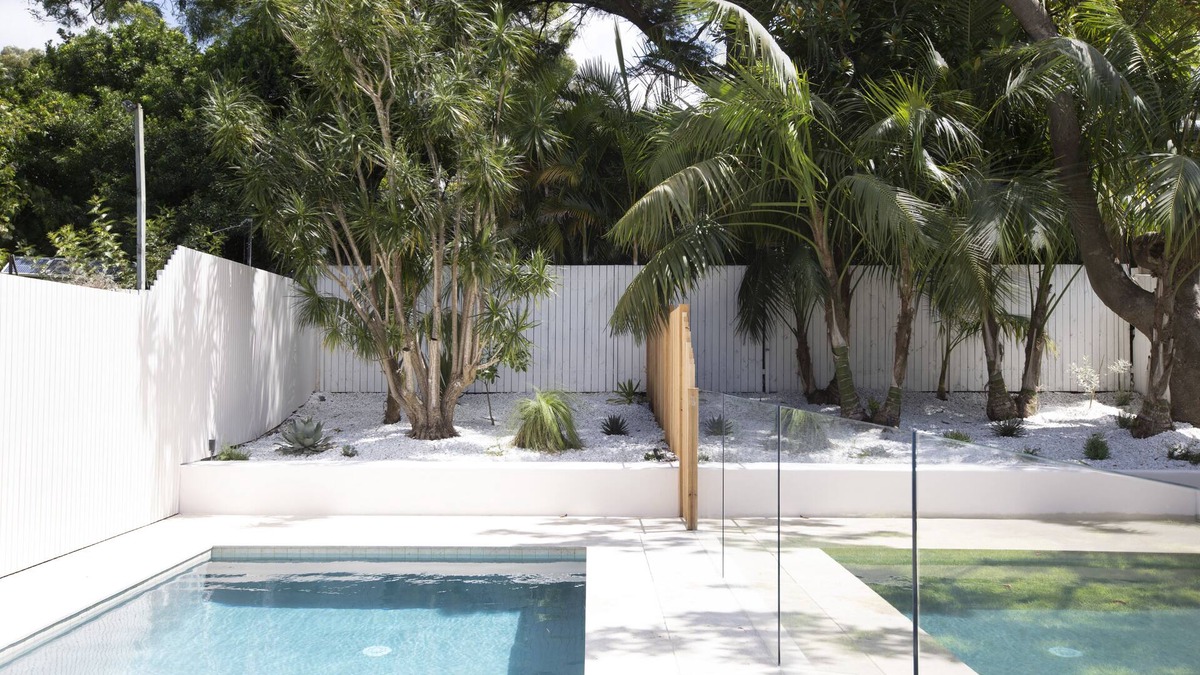 Seaforth House | Beautiful Family Home with large swimming pool