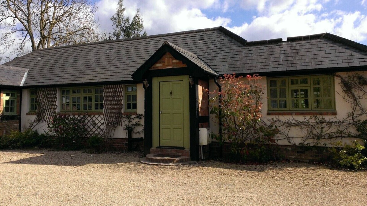 Fifield House | Beautiful Family Home in semi-rural location, 10 mins To Legoland, Sleeps 7