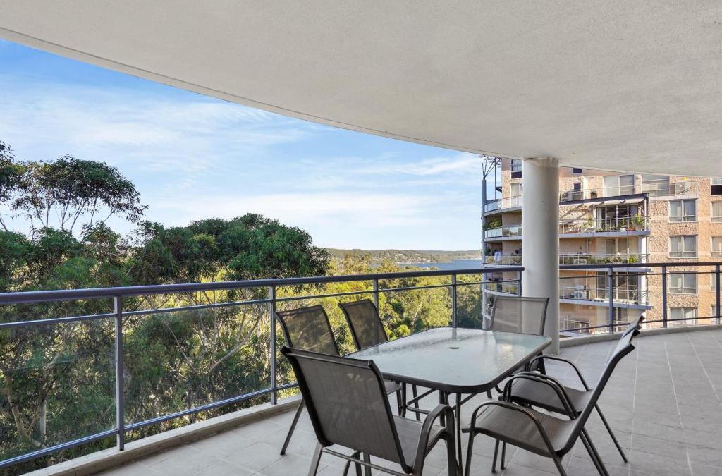 Gosford Apartment | Beautiful Family Retreat with Large Balcony & Pool