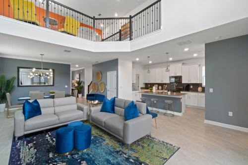 Kissimmee House | Beautiful Family Villa - Pool and Hot Tub - Near Disney World