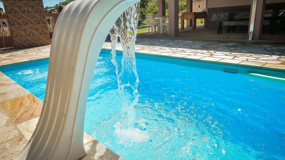 Socorro House | Beautiful farm with sand court and swimming pool for your enjoyment.