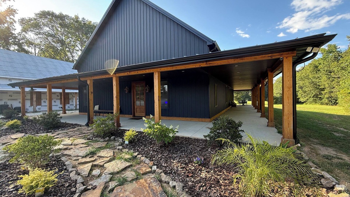 White Plains Other | Beautiful Farmhouse in charming White Plains