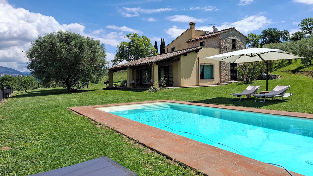 Calvi di Umbria Villa | Beautiful farmhouse with pool in Calvi dell'Umbria 30 min. from Rome