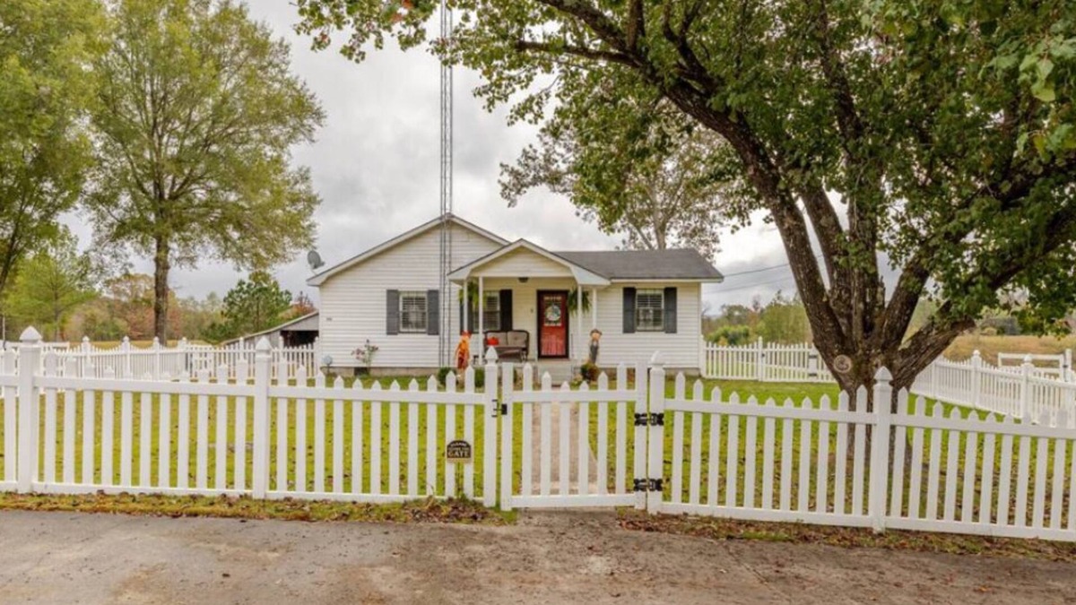 Cullman Other | Beautiful farmstay minutes from I-65 and Smith Lake. Plenty of boat parking
