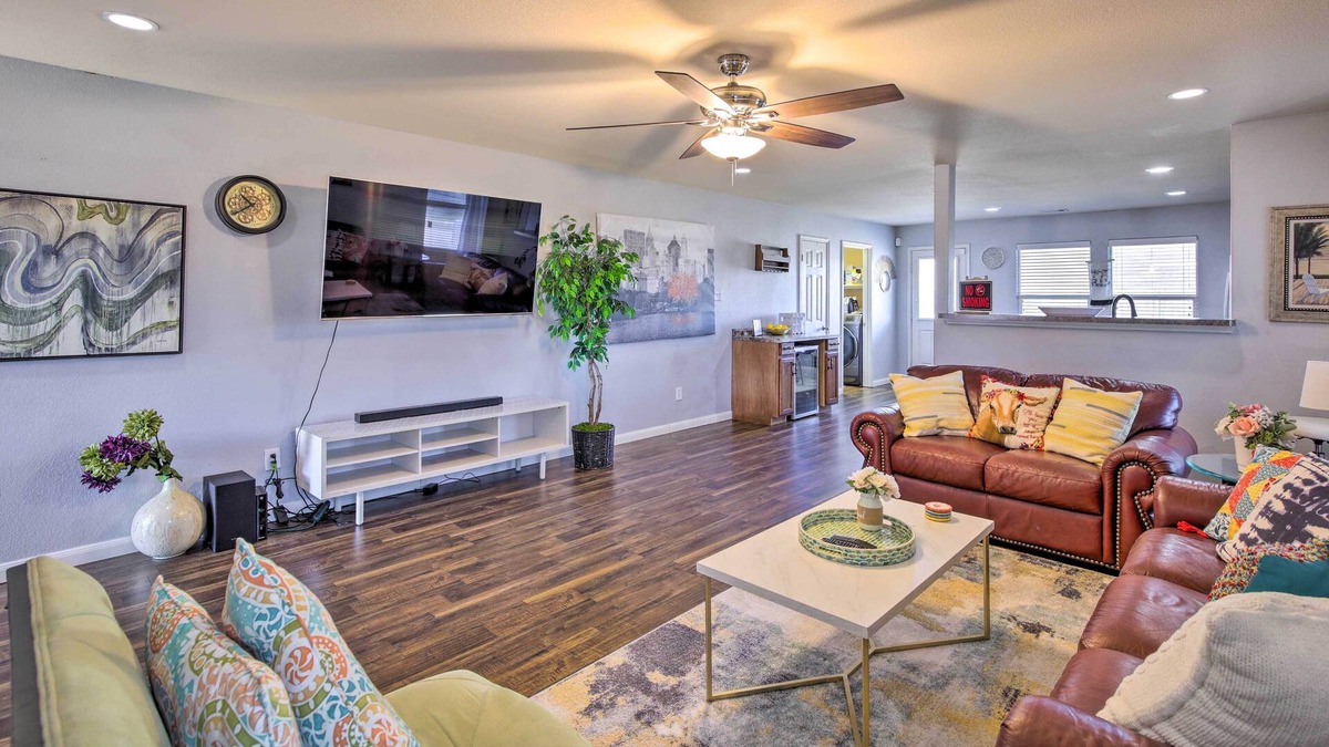 Fate House | Beautiful Fate Home < 30 Mi to Dtwn Dallas!