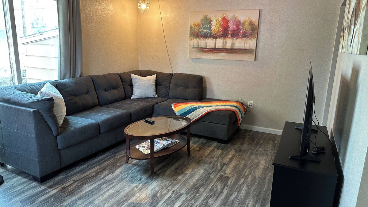 West Spokane Apartment | Beautiful Finch Arboretum 2BR House/AC/Free Parking/Near Attractions