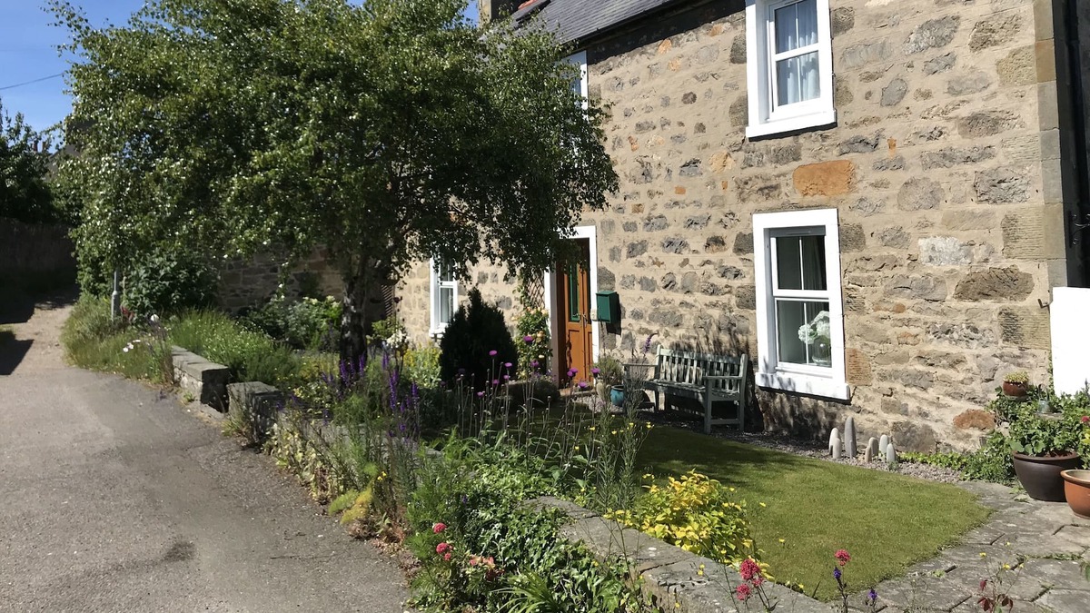 Findhorn Cottage | Beautiful four bedroom cottage in the heart of Findhorn.