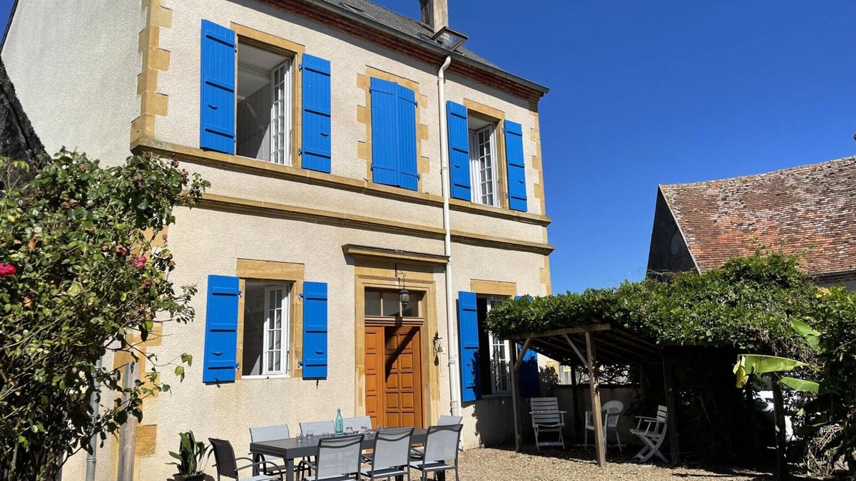 Pierrefitte-sur-Loire Cottage | Beautiful family house in the countryside with terrace and garden