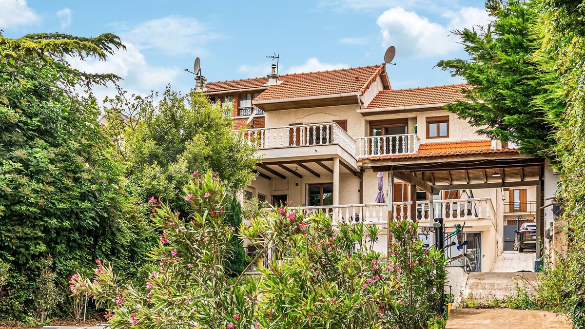 Pierrefitte-sur-Seine House | Beautiful home in Pierrefitte-Sur-Seine