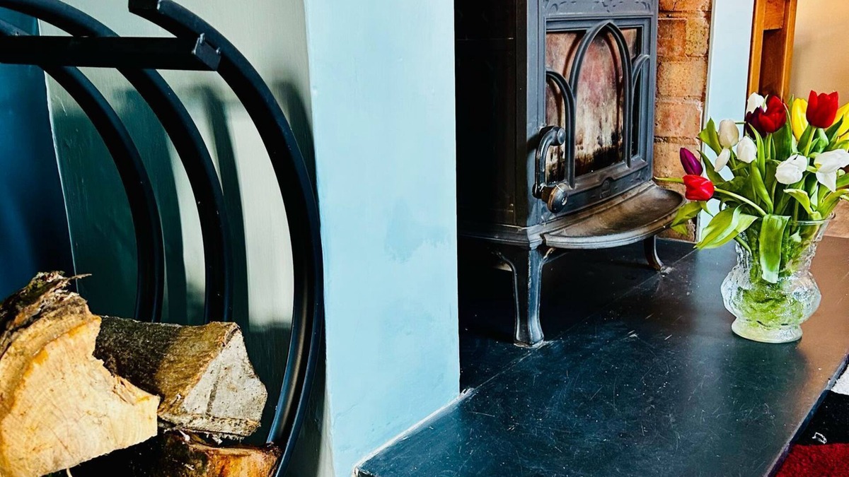 Alcester House | Beautiful, fully equipped, pet friendly 3 bedroom house in Shakespeare County.