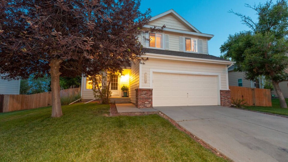 Fort Collins House | Beautiful fully furnished 4 bd with large deck, granite and yard with dog door