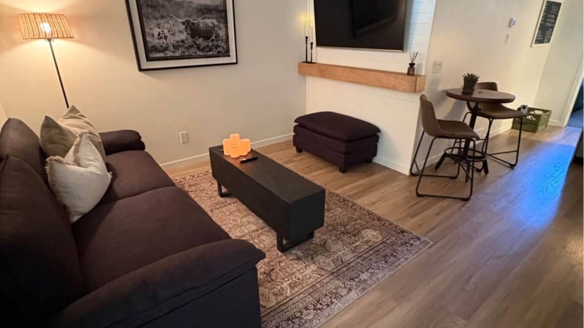 Southeast Calgary House | Beautiful fully furnished suite in mahogany