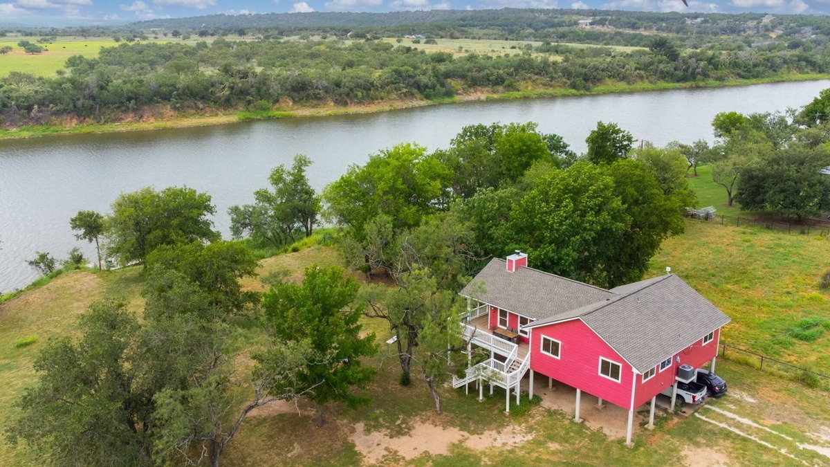 Marble Falls House | Beautiful gated 6 acre waterfront family retreat
