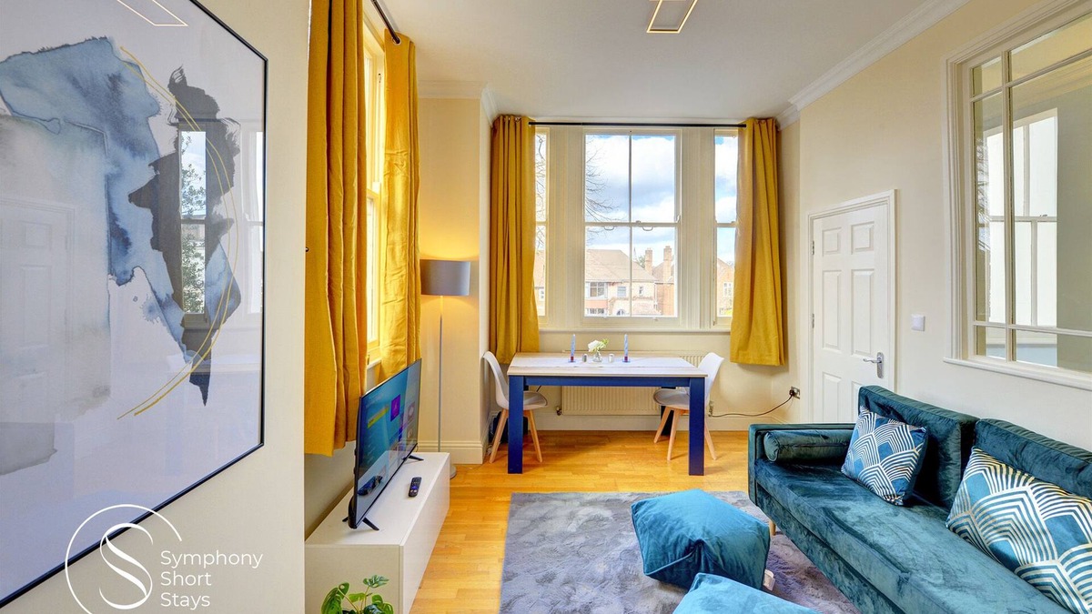 Leamington Spa Apartment | Beautiful, light & spacious Regency 2 bed apt