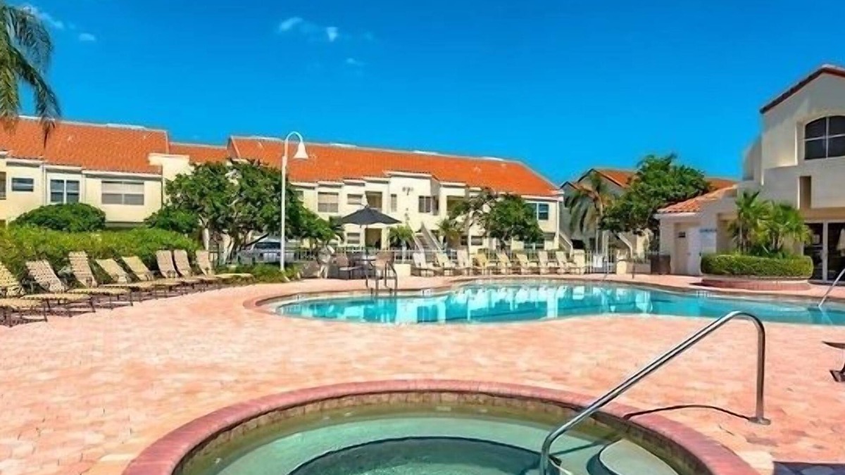 Isla del Sol Condo | Beautiful Golf course views minutes from St. Pete Beach