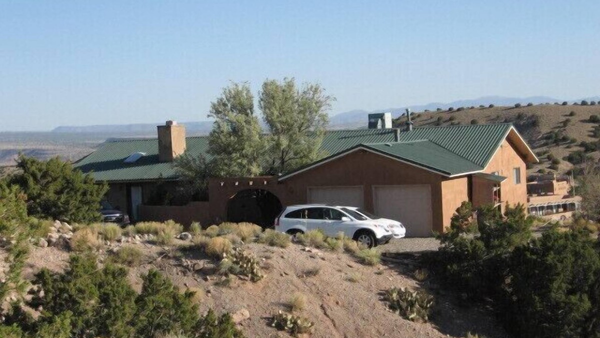 Placitas House | Beautiful & Gracious Accommodations in the Sandia Foothills