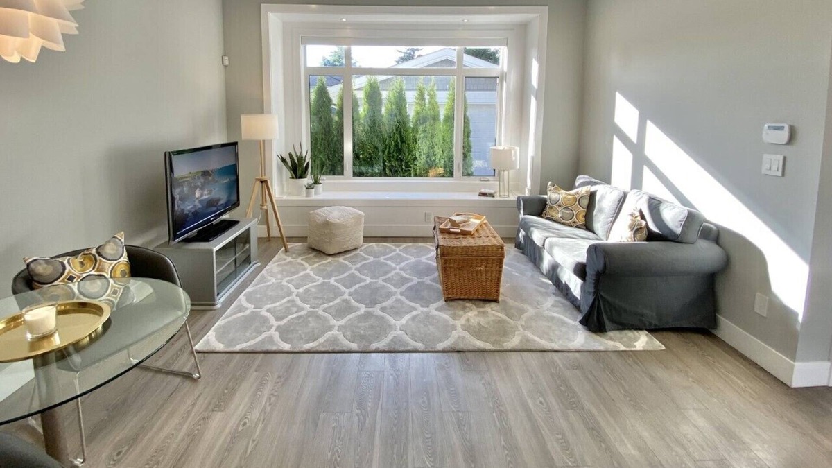 Ladner Apartment | Beautiful Ground Level Private Suite - Walk to Charming Ladner Village!