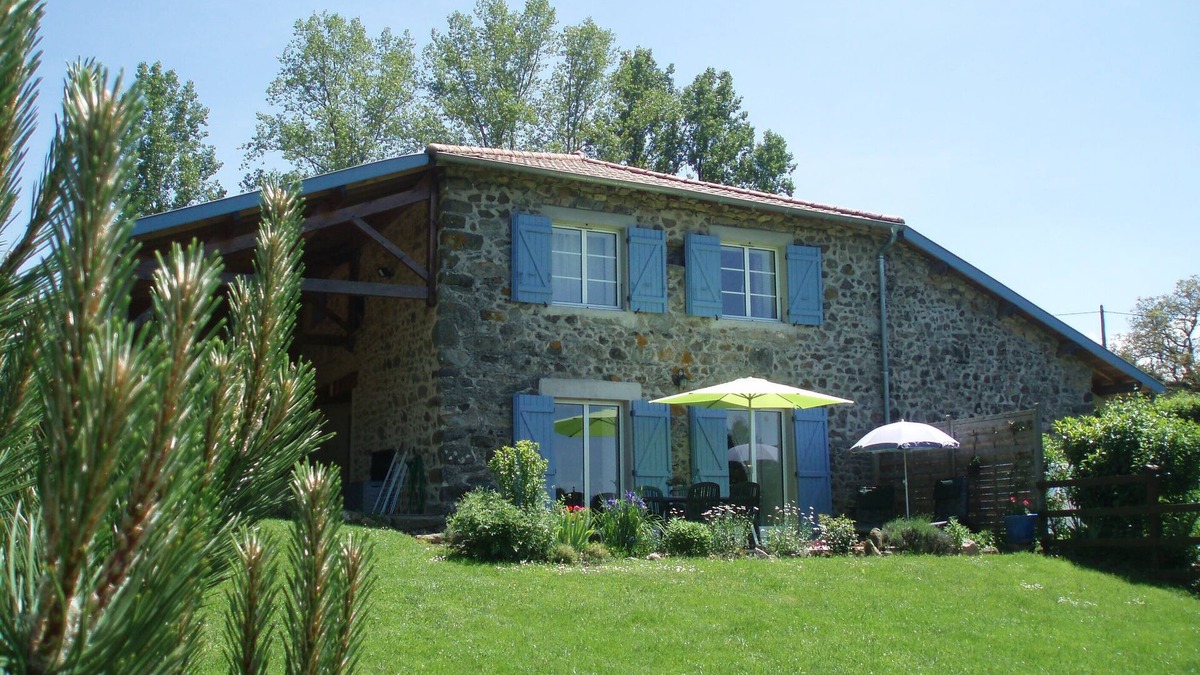 Belleroche Cottage | Beautiful Haut Beaujolais stone gîte