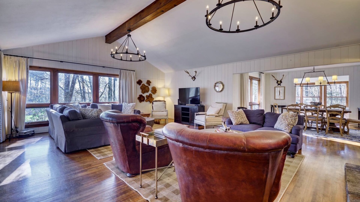 Cashiers Cottage | Beautiful High Hampton-Charming 5-bedroom cottage