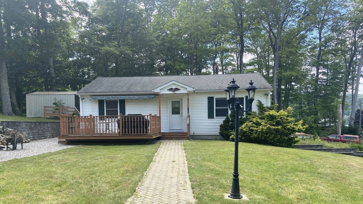 Winchester House | Beautiful Highland lake in Connecticut