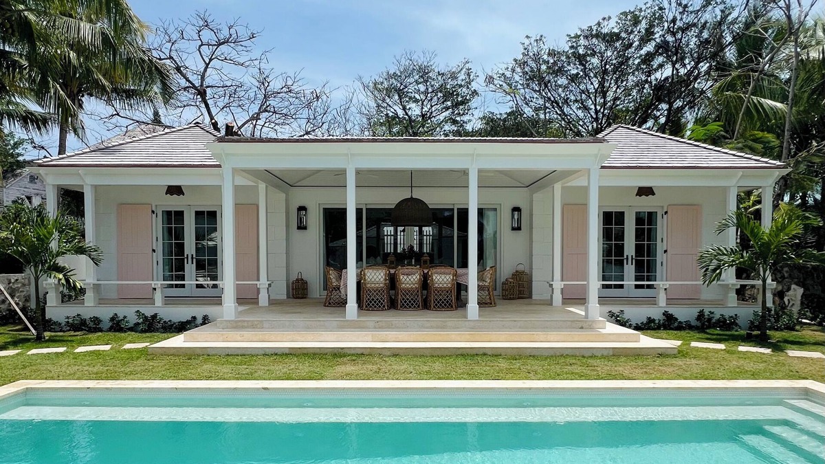Dunmore Town House | Beautiful Historic Property with pool, minutes to Pink Sand Beach