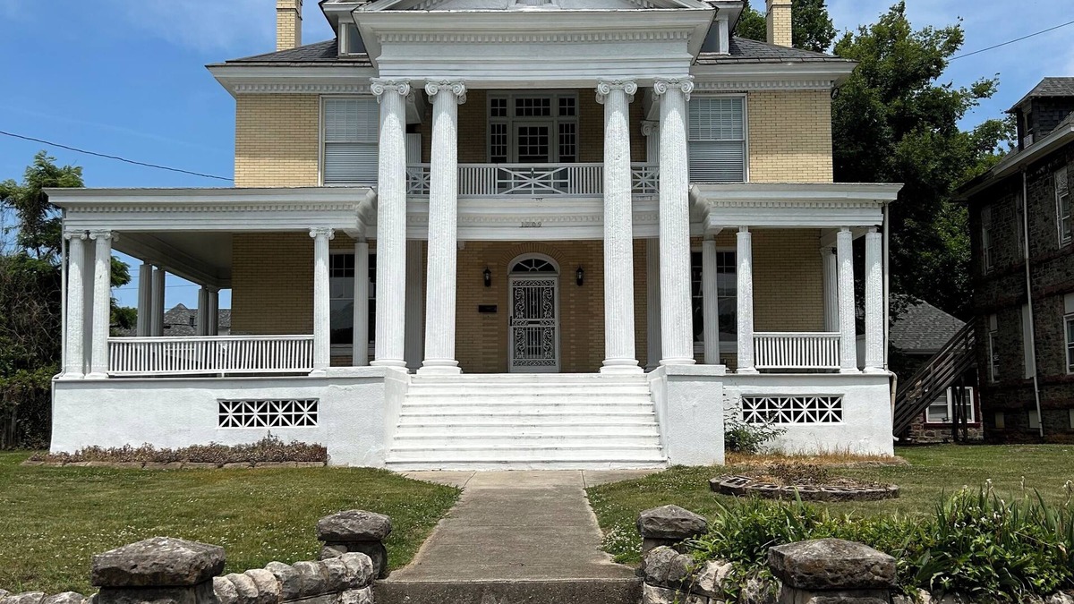 Roanoke House | Beautiful Historic Home in Roanoke