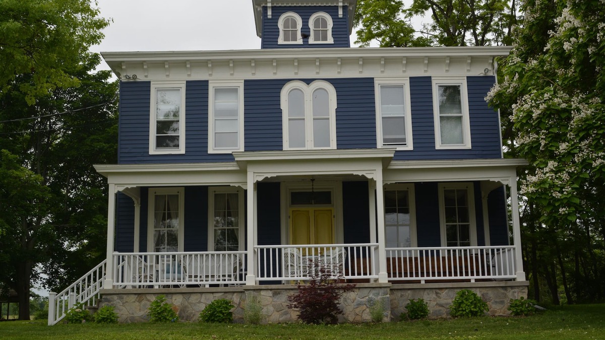 Auburn House | Beautiful Historic Lakehouse With Breathtaking Views Of Owasco Lake