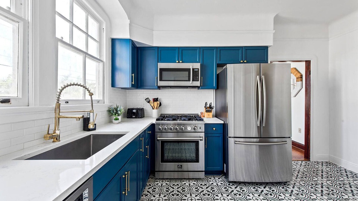 Broadmoor House | Beautiful historic home in a quiet Uptown neighborhood, near the Freret Corridor