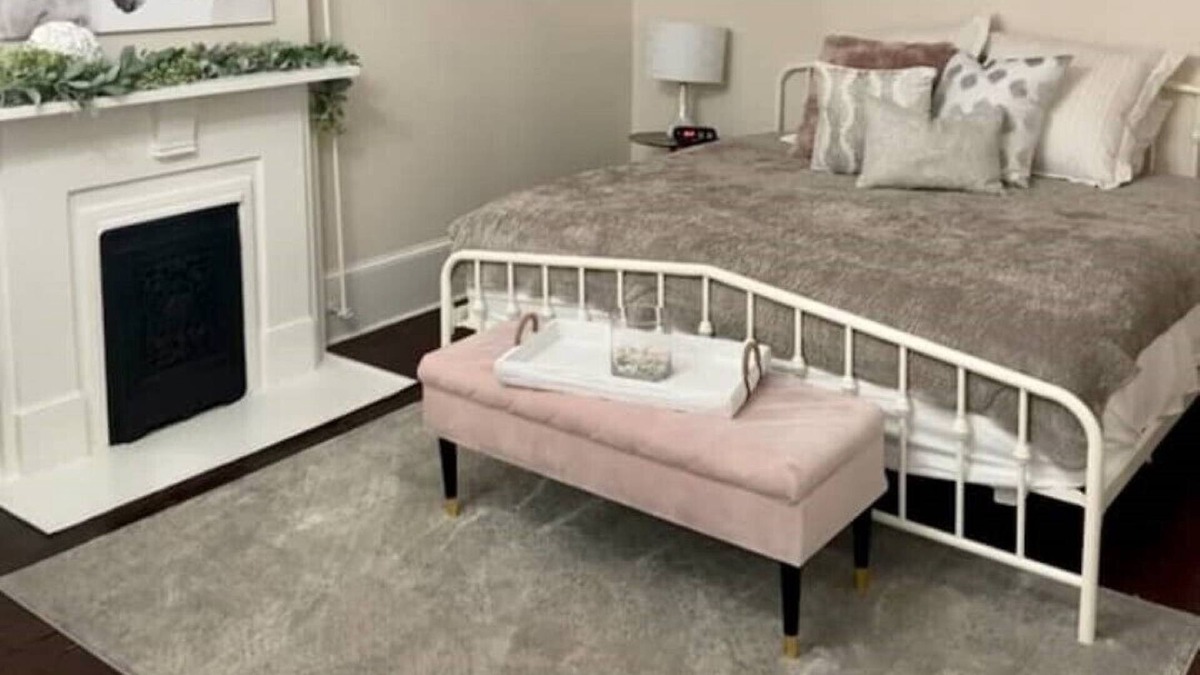 Versailles Apartment | Beautiful historical 2 king BR suite on Main St.