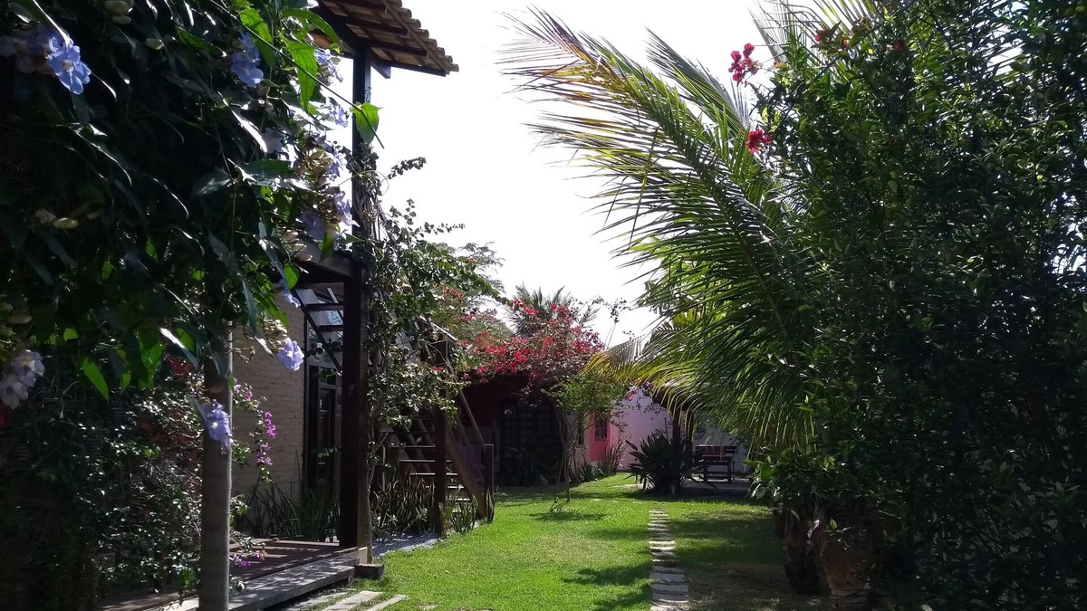 Caravelas House | Beautiful house with internal patio and 3 buildings for families and groups of friends.