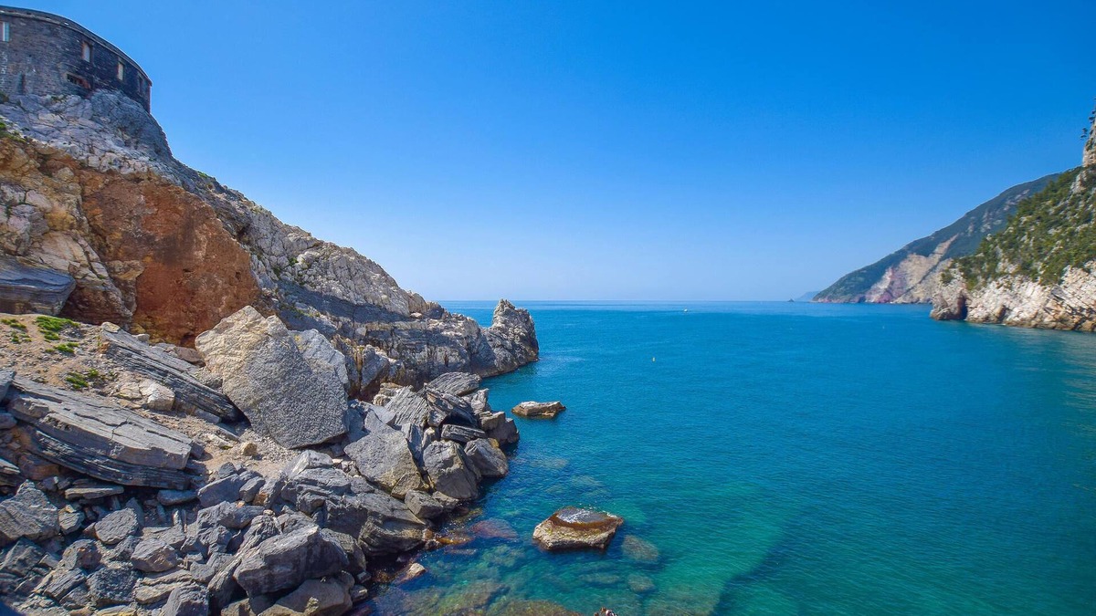 Colonnata House | Beautiful holiday home with fantastic views of the countryside.