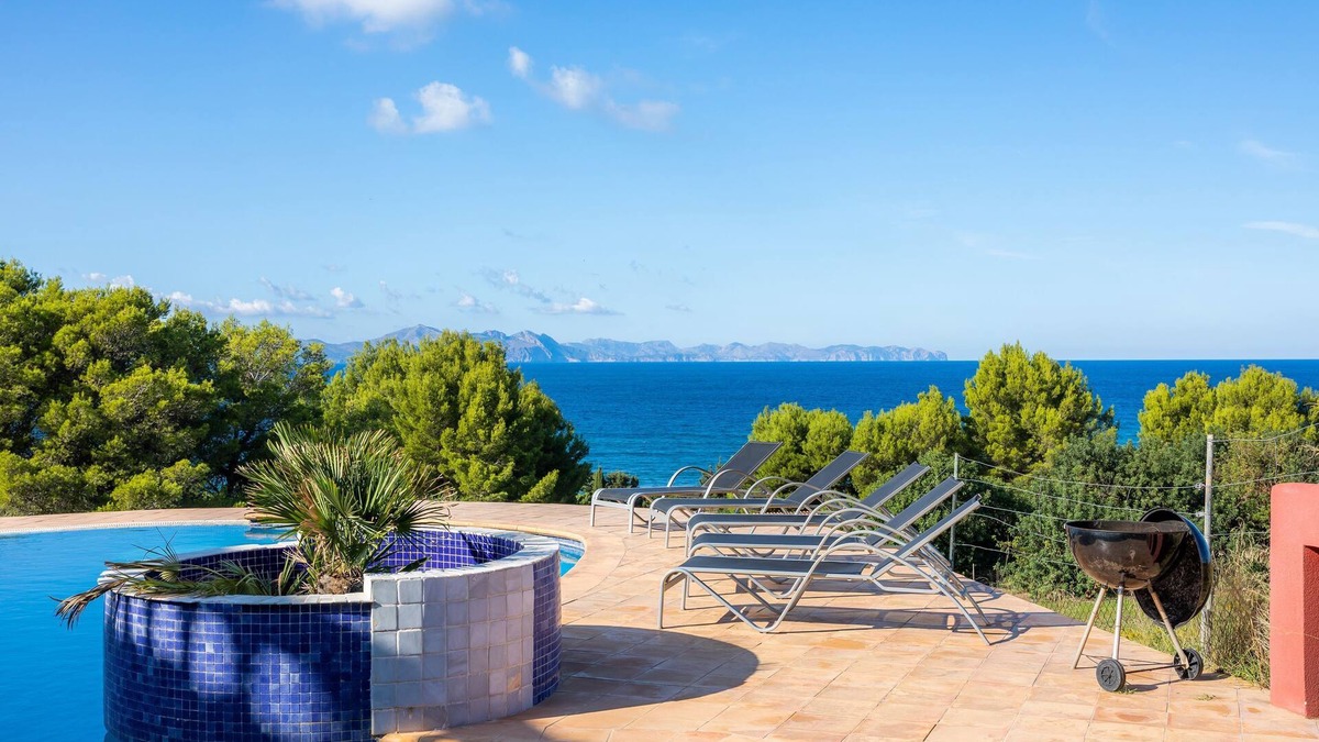 Colonia de Sant Pere House | Beautiful Holiday Home "Alta Vista" with Panorama View, Infinity Pool, Terrace & Wi-Fi
