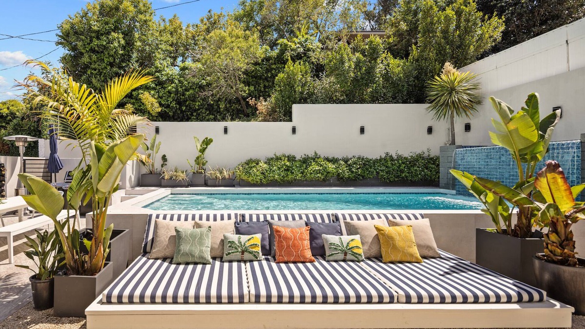 Hollywood Hills Villa | Beautiful Hollywood Hills Villa - Heated Pool, BBQ, Hollywood Sign Views