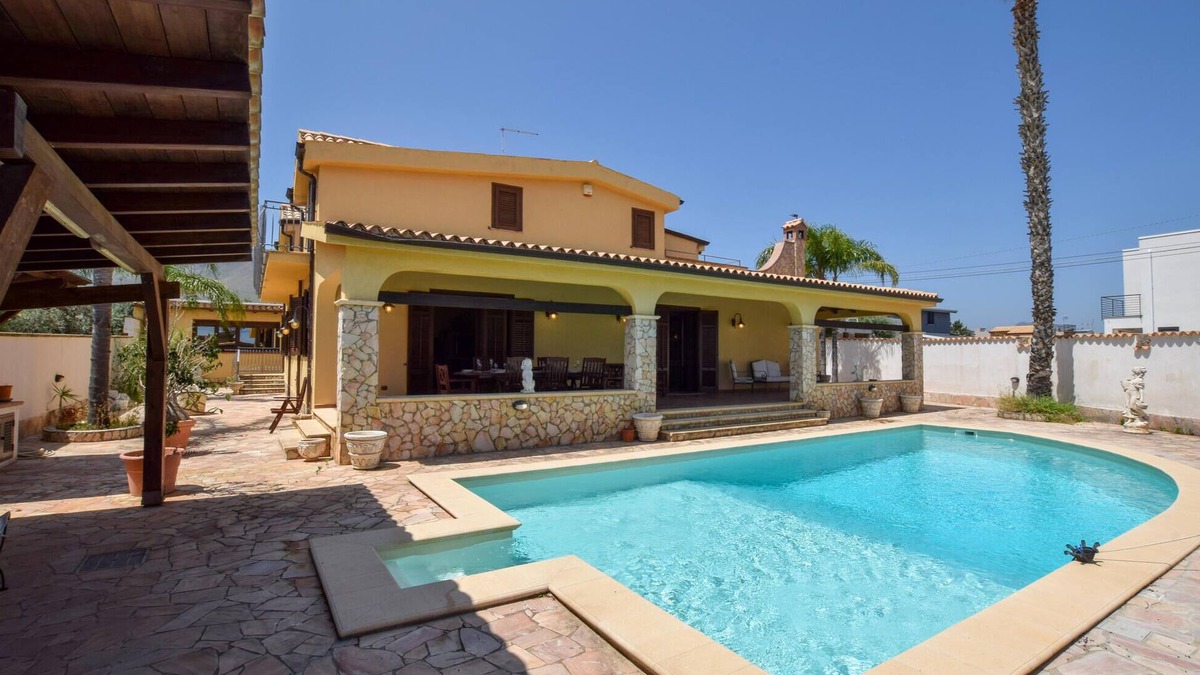 Altavilla Milicia House | Beautiful home in Altavilla Milicia