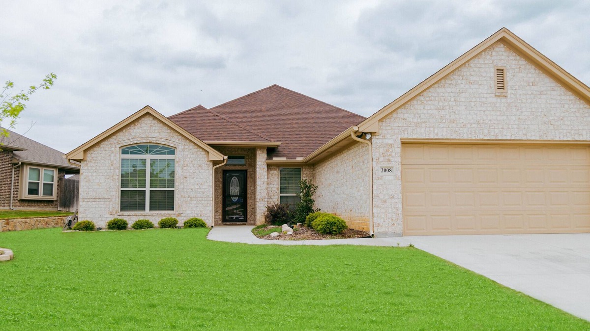 Weatherford House | BEAUTIFUL HOME! 3/2