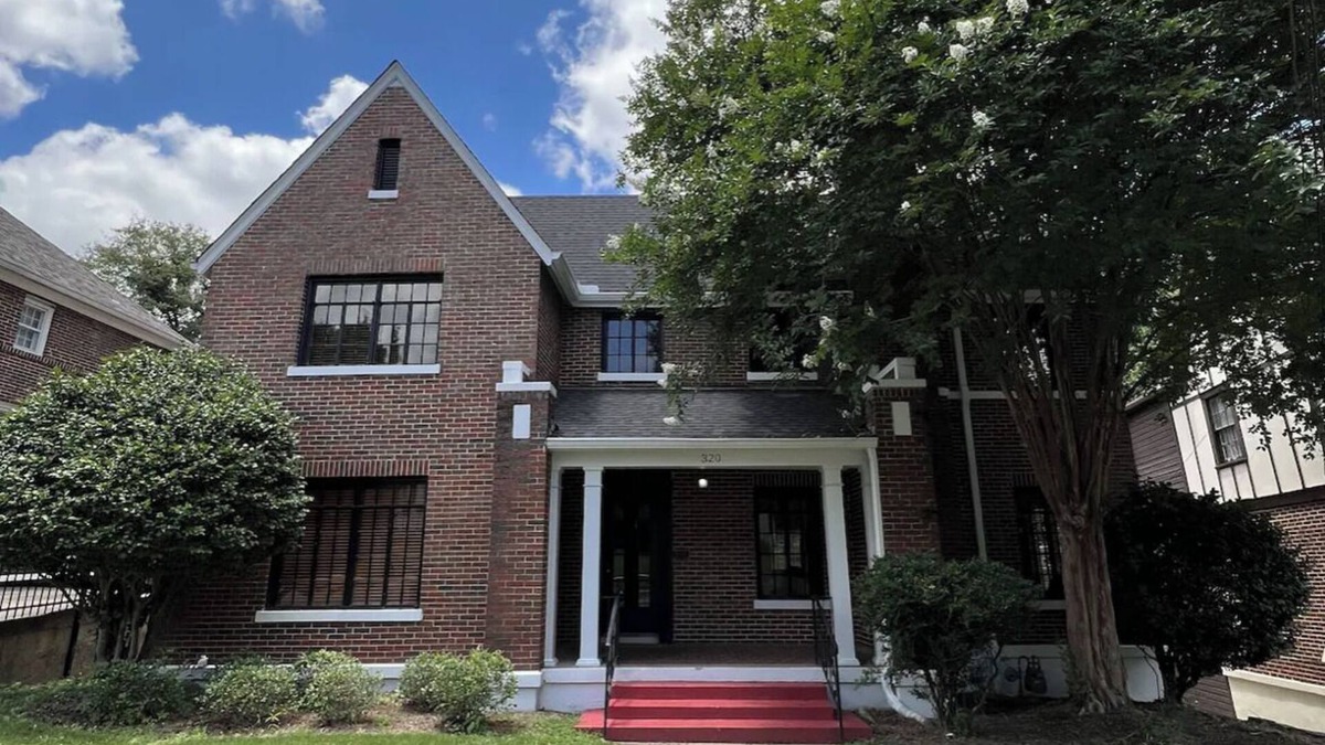 Tuscaloosa House | Beautiful home, 4 minute walk to the Strip and 13 minute walk to the Stadium.