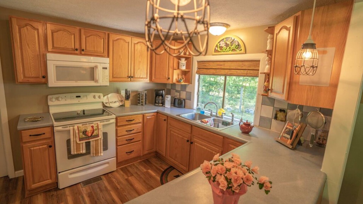 Brooksville House | Beautiful Home backs up to Hiking Preserve of Trails!