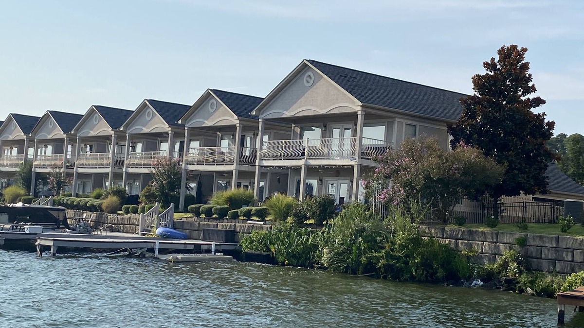 Mid America House | Beautiful home directly on the lake and minutes from stores and entertainment.