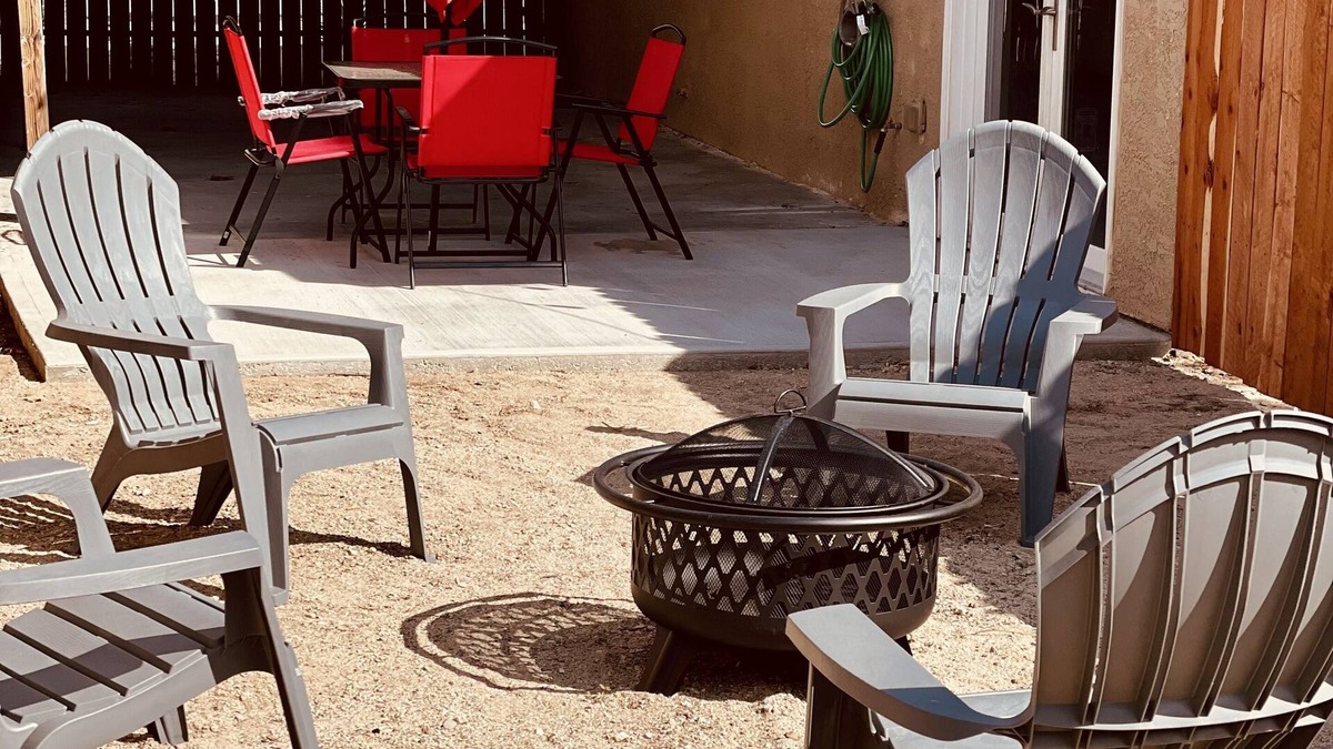 Palmdale House | Beautiful home in a nice quiet neighborhood.