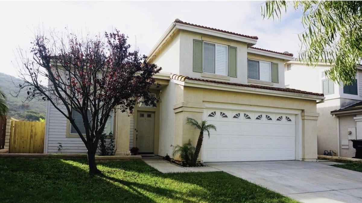 Ocean View Hills House | Beautiful home in a safe and quiet neighborhood near freeways!