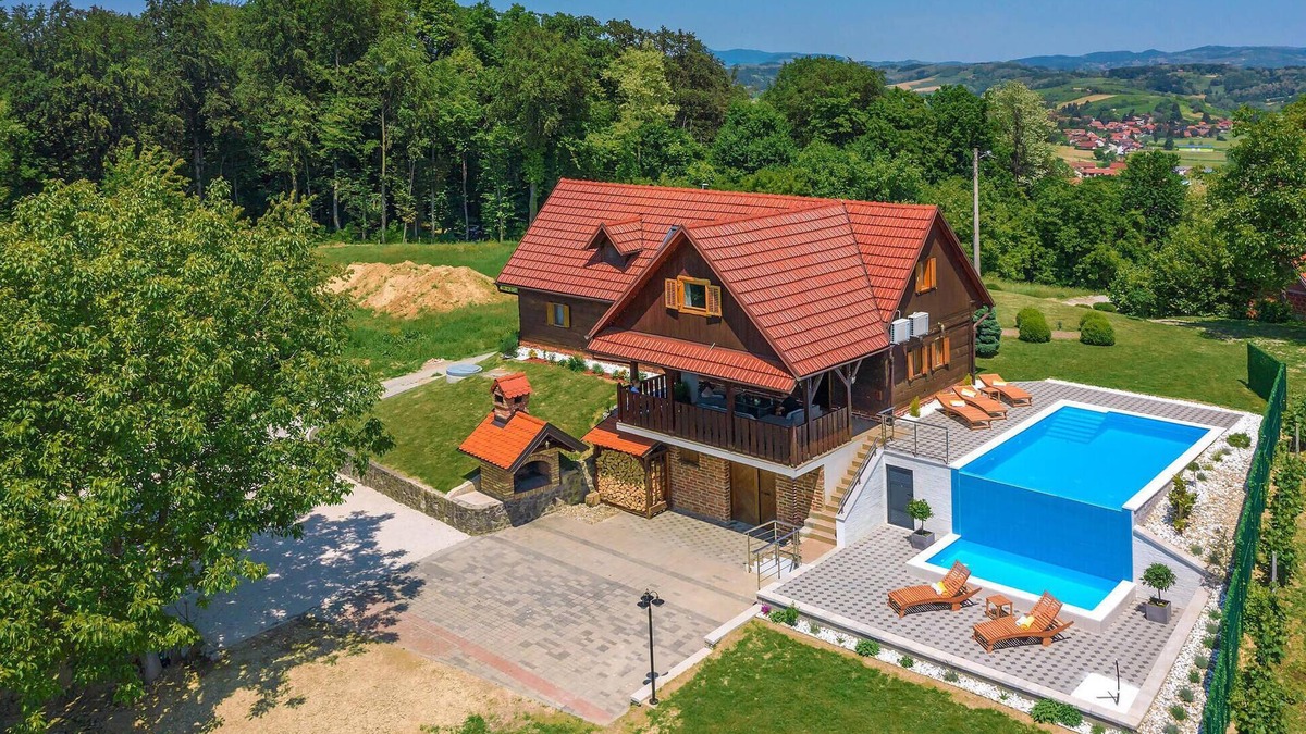 Bedenica House | Beautiful home in Bedenica with WiFi