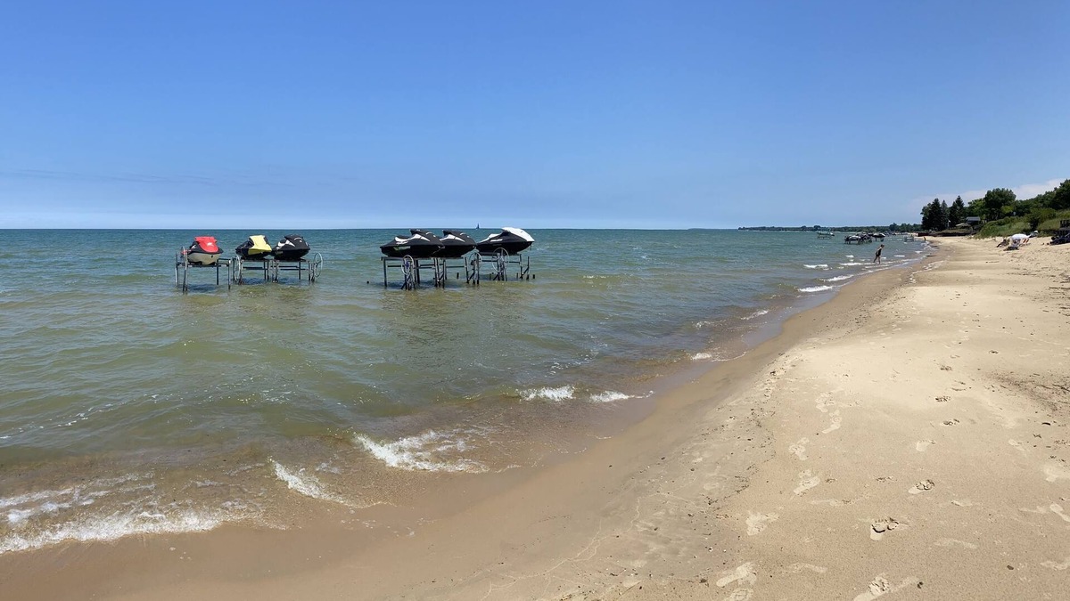 Caseville Cottage | Beautiful home in between Caseville and Port Austin with Private Beach Access