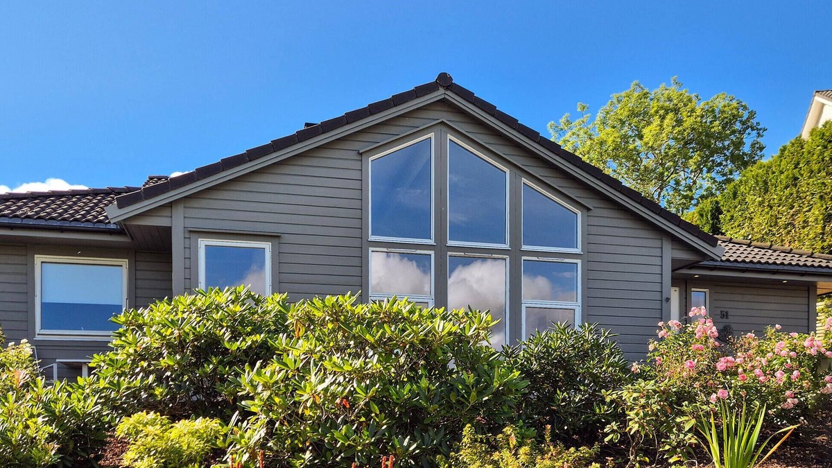 Loddefjord House | Beautiful home in Bjørøyhamn with house sea view